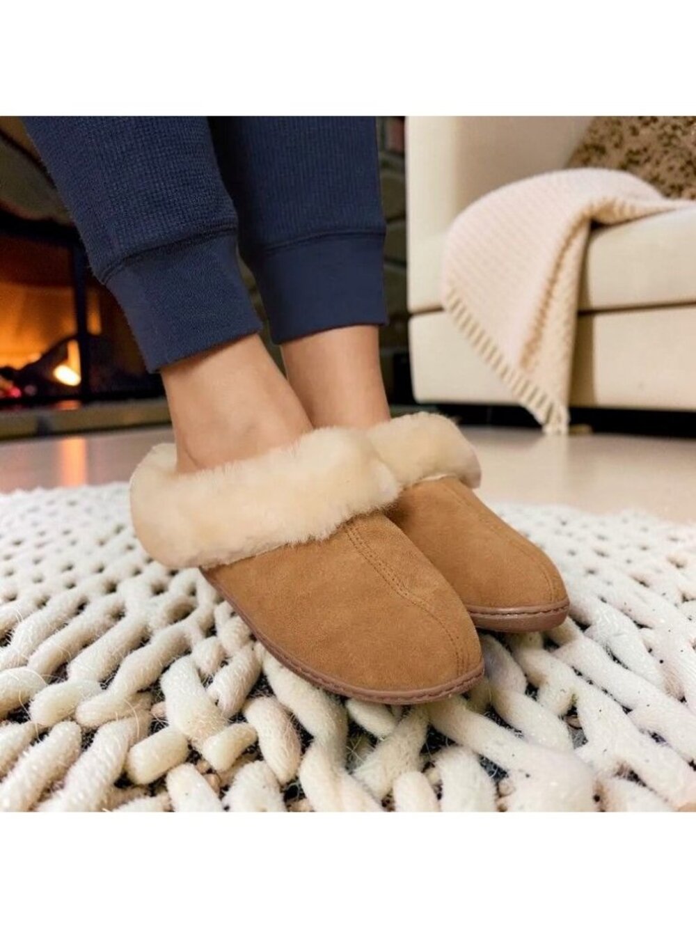 Minnetonka Women's Sheepskin Mule Indoor/Outdoor Slippers Tan Size 7 NEW IN BOX!